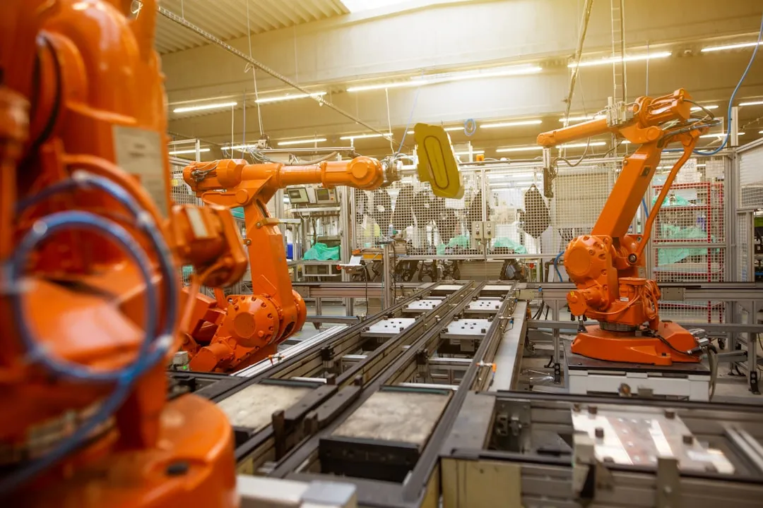 Produktionslinje i industrivirksomhed med maskiner