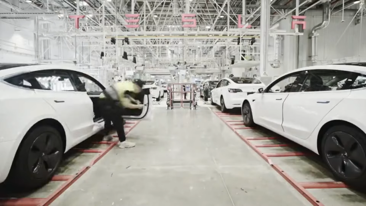 Tesla Gigafactory Shanghai samlebånd
